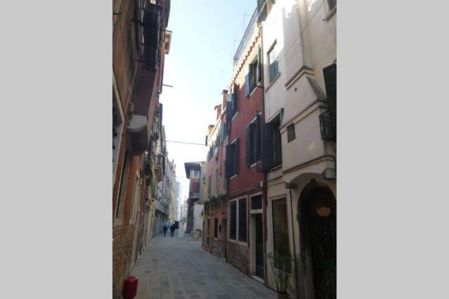 Key Location Near Palazzo Grassi Villa เวนิส ภายนอก รูปภาพ