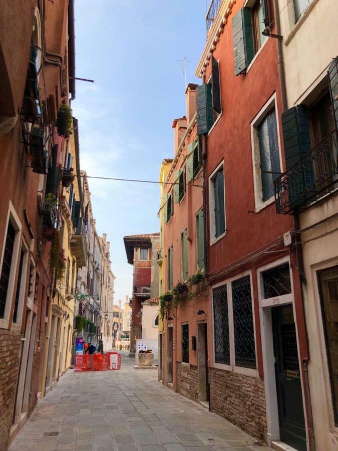 Key Location Near Palazzo Grassi Villa เวนิส ภายนอก รูปภาพ